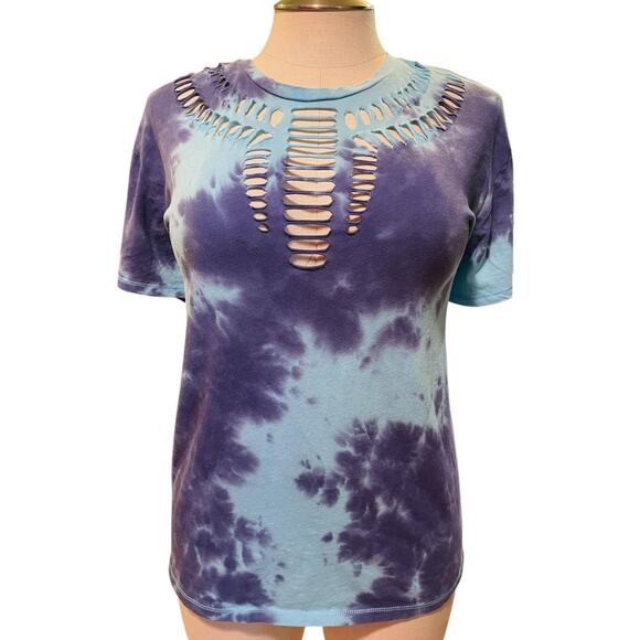 Torrid 3 (3X 22/24) Blue Tie Dye Relaxed Fit Busty Slashed Yoke T Shirt Tee New - Picture 2 of 3